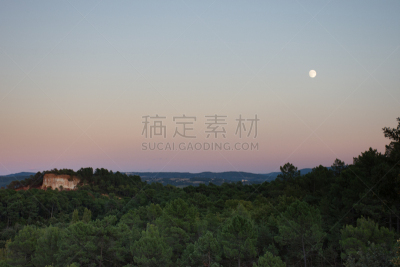 黄色,悬崖,月亮,法国,曙暮光,松树,植物,落叶树,户外,天空