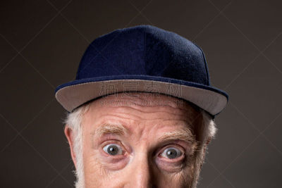 衣服,惊奇,鸭舌帽,男人,灵性,络腮胡子,男子气概,水平画幅,面部扭曲,衰老过程