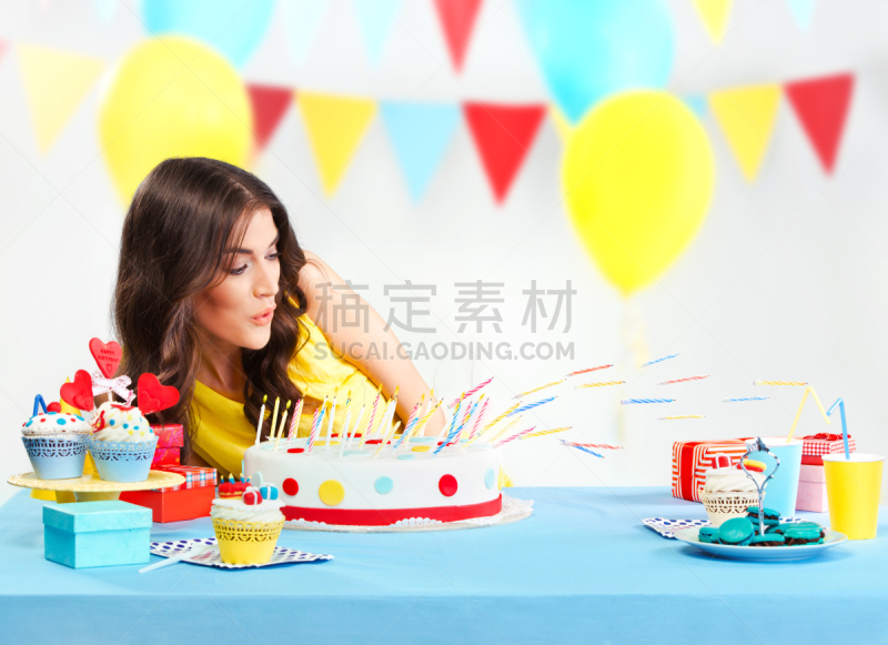 蛋糕,女人,蜡烛,美,风,水平画幅,美人,气球,生日,仅成年人