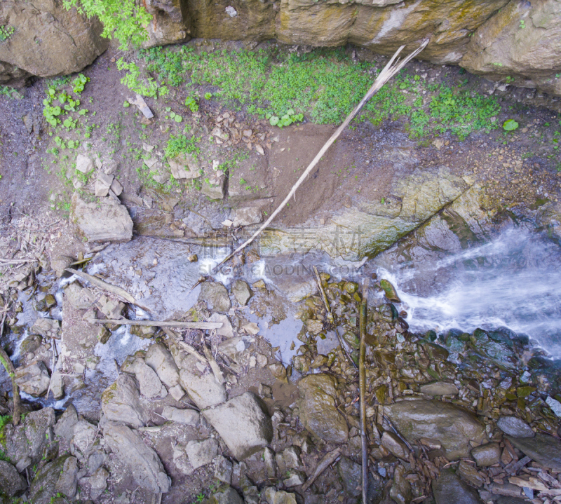 石头,小溪,圆木,瀑布,航拍视角,埃法特岛,mele cascades waterfall,洞,水,沟壑