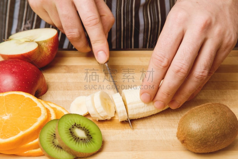 健康食物,香蕉,男人,举起手,羊毛帽,炊具刀,硫酸亚铁,钾,鸡尾酒会,碳水化合物