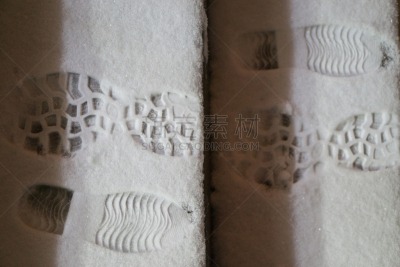 台阶,雪,清新,水平画幅,高视角,无人,户外,特写,靴子,方向
