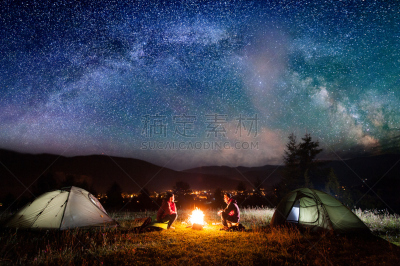 夜晚,异性恋,帐篷,营火,浪漫,银河系,大篝火,天空,挨着,坐