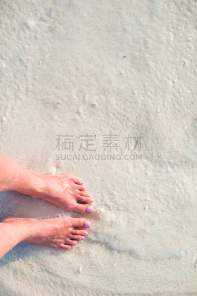 海滩,女人,水,足,羊毛帽,垂直画幅,晒黑,旅行者,夏天,户外
