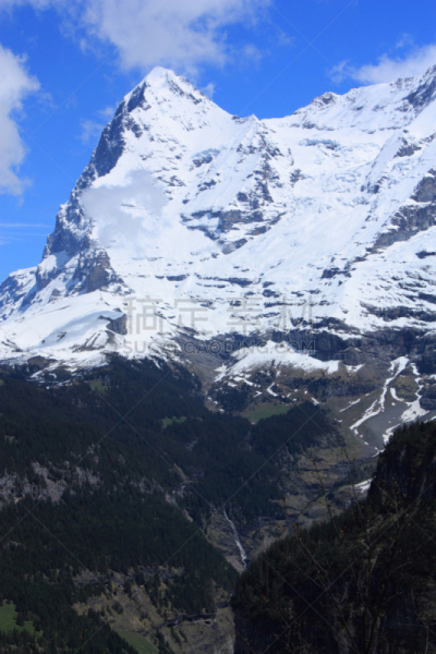 瑞士阿尔卑斯山,基米尔沃尔德,米伦莫伦,威特洪山,施雷克峰,劳特布龙嫩,因特拉肯,少女峰,垂直画幅,山