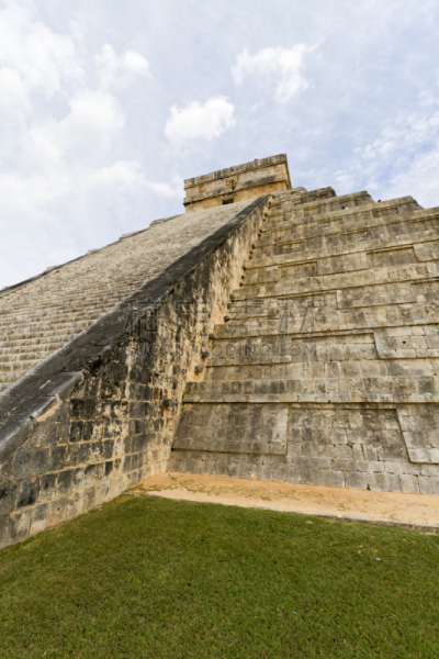 Chichen Itza Mayan ruins, Mexico.