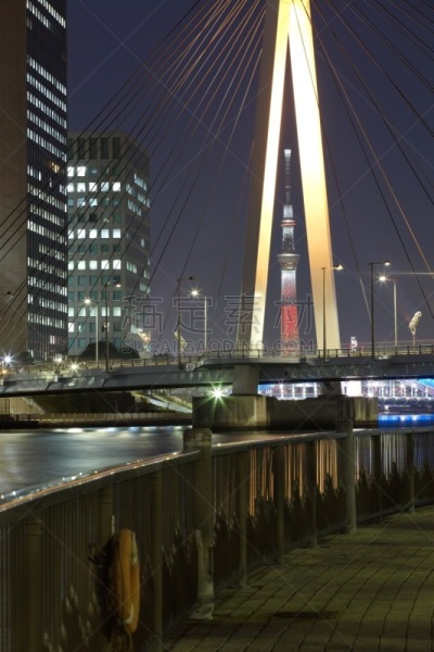 东京天空树,都市风景,文京区,东京都墨田区,东京塔,新宿区,垂直画幅,夜晚,无人,曙暮光