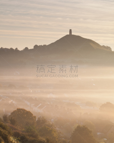 格拉斯顿伯里石山,垂直画幅,葛雷斯顿柏利音乐会,格拉斯顿伯利,格拉斯顿伯里音乐节,萨默塞特平原区,岩石,秋天,无人,萨默塞特