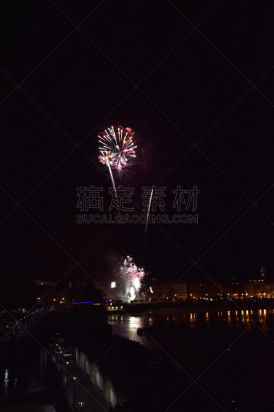 夜晚,放焰火,暗色,照明设备,云,行星,背景,天空,绘画插图,城市