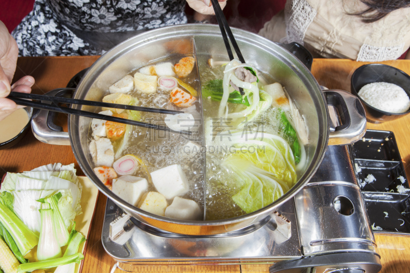 女人,日本食品,餐具,煮食,水平画幅,顾客,开胃品,生食,膳食,特写