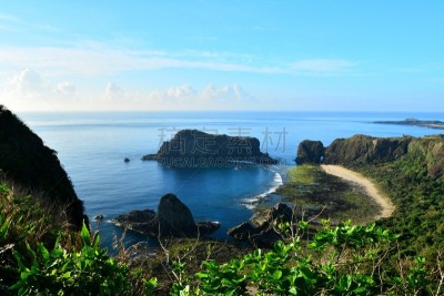 尖峰,岩石,之字形,海岸线,水,水平画幅,无人,户外,植物,海滩