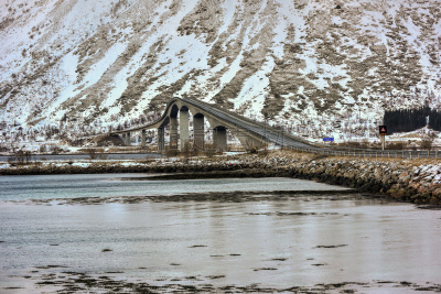 挪威,桥, 罗弗敦群岛 ,斯堪的纳维亚半岛,雪,湖,夏天,户外,建筑,混凝土