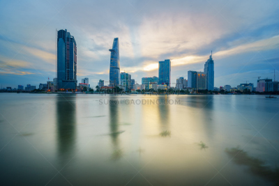 胡志明市,商务,中心,红绿灯,天空,水平画幅,无人,运河,东南亚半岛,曙暮光