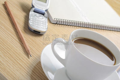 工间休息,办公室,水平画幅,电话机,无人,翻盖手机,周末活动,饮料,特写,咖啡