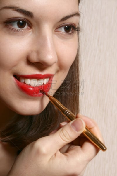 彩妆,垂直画幅,美,美人,人的嘴,化妆用品,白人,唇膏,特写,仅成年人