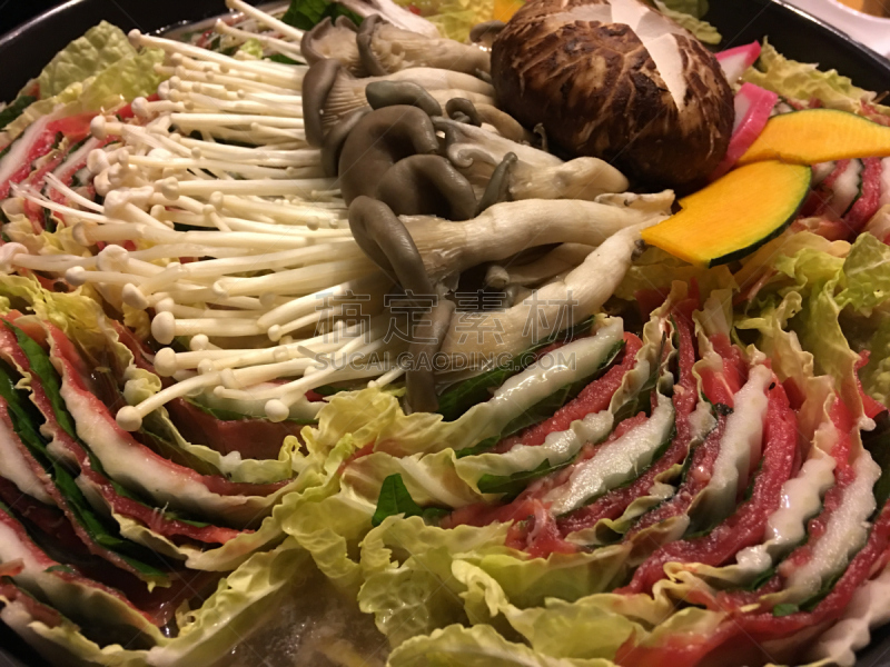 餐具,水平画幅,生食,膳食,锅,肉,食用菌,白色,晚餐