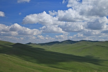 白云山脉,蒙古,半干旱,东欧大草原,天空,非都市风光,水平画幅,无人,蓝色,丘陵起伏地形