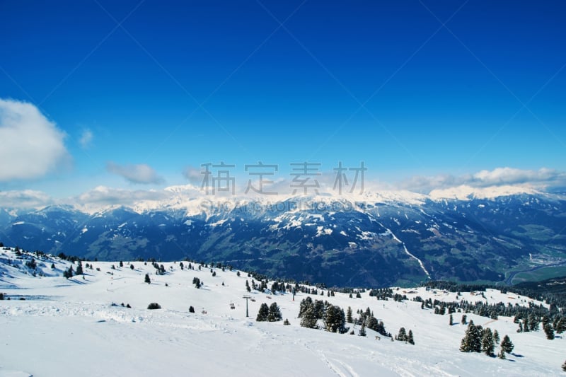 冬天,滑雪雪橇,障碍滑雪赛,天空,度假胜地,休闲活动,水平画幅,雪,无人