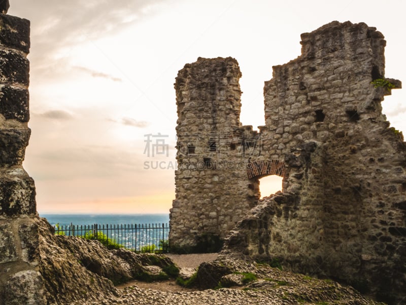 Ruined wall of Drachenfels castle in Königswinter, Germany