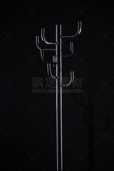 空的,帽架,分离着色,黑色背景,垂直画幅,无人,衣服,乌克兰,时尚,装饰物