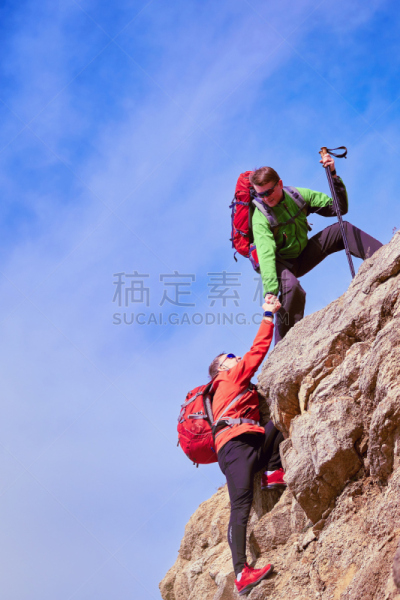 山,徒步旅行,危险,求助,定绳,援助之手,帐篷,垂直画幅,天空,旅行者