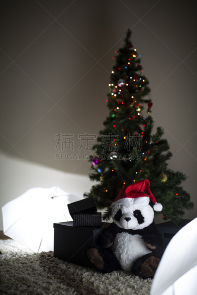 玩具,熊猫,圣诞树,新年,自然,圣诞装饰物,包装纸,紫色,照明设备,垂直画幅