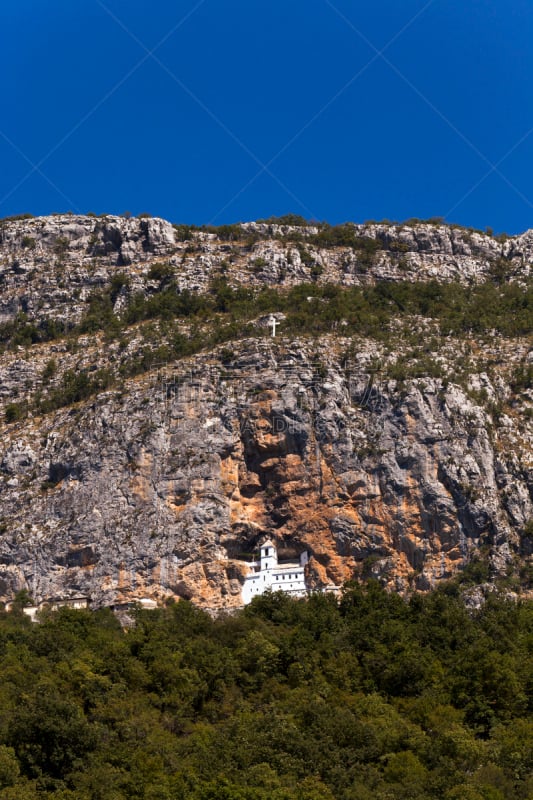 修道院,回廊,修院,垂直画幅,教堂,朝拜者,夏天,巴尔干,山,坟墓