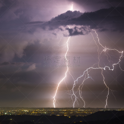 正下方视角,能力,天空,水,暴风雨,能源,夜晚,夏天,气候与心情,电源