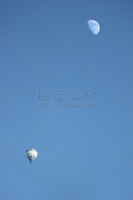 月球,气球,影像年代,轻轻浮起,2000到2009,行星月亮,垂直画幅,天空,留白,风