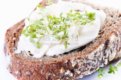 清新,面包,切片食物,马士卡彭乳酪,背景分离,凝乳酪,黑面包,水芹,奶酪,白色