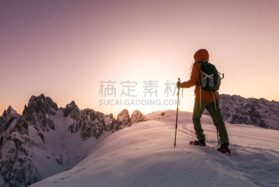 勇气,女人,山,高处,科尔蒂纳丹佩佐,耀斑,穿雪鞋走路运动,登山杖,极限运动,雪