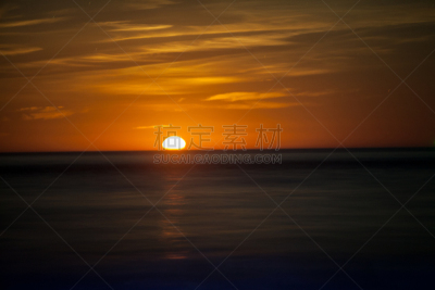 在上面,海洋,月亮,红色,曙暮光,环境,云,橙色,黄昏,天气