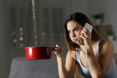 水,女人,狂怒的,漏泄,保险,固执己见,夜晚,顾客,天花板,仅成年人