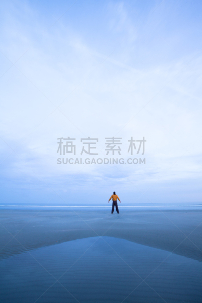 海滩,一个人,平衡折角灯,无人,坎伯兰岛,垂直画幅,水,沙子,大西洋