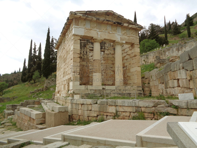the treasury of the athenians,山,希腊,考古学,德尔菲,多利安式,古希腊,天空,台阶,水平画幅
