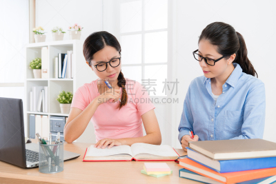 学生,可爱的,美,女性,青少年,不确定,水平画幅,居住区,看,书
