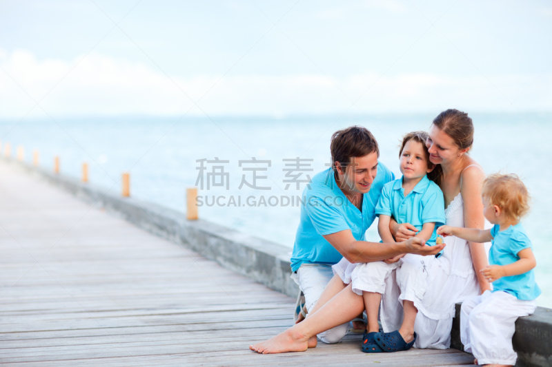 户外,儿童,四个人,家庭,水平画幅,父母,夏天,白人,男性,彩色图片