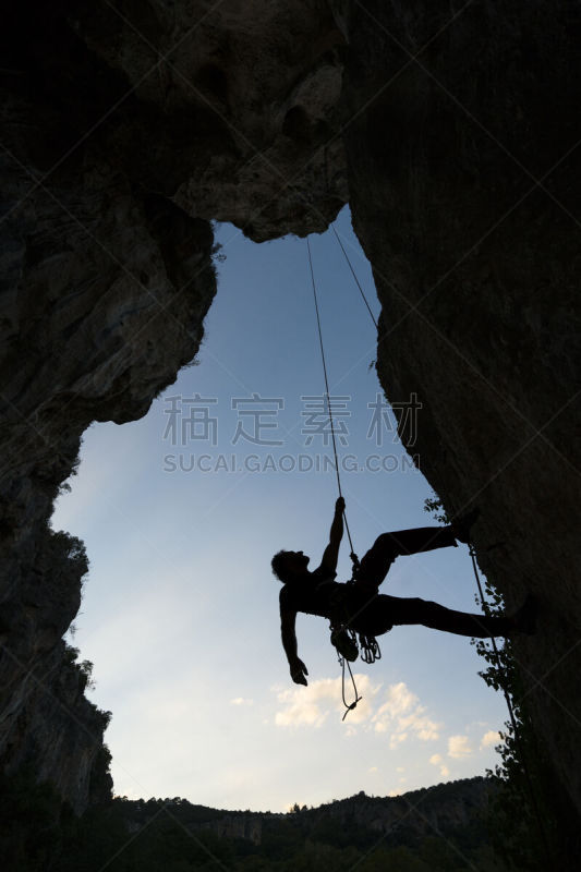 决心,在上面,垂直画幅,留白,休闲活动,垂降,风险,周末活动,户外,仅成年人