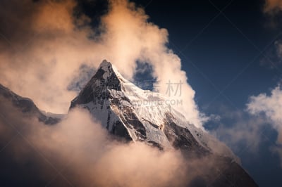 尼泊尔,甘地嘉峰 ,喜马拉雅山脉,山,旅途,云景,山脊,环境,黄昏,雪