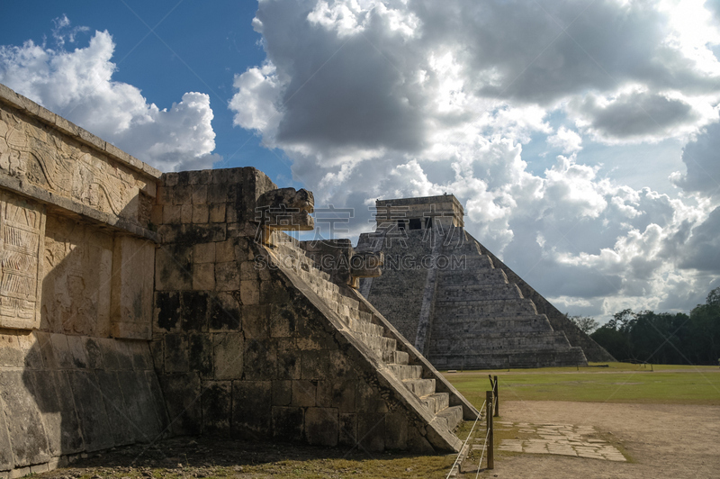 Maya Pyramid, Chichen-Itza, Mexico