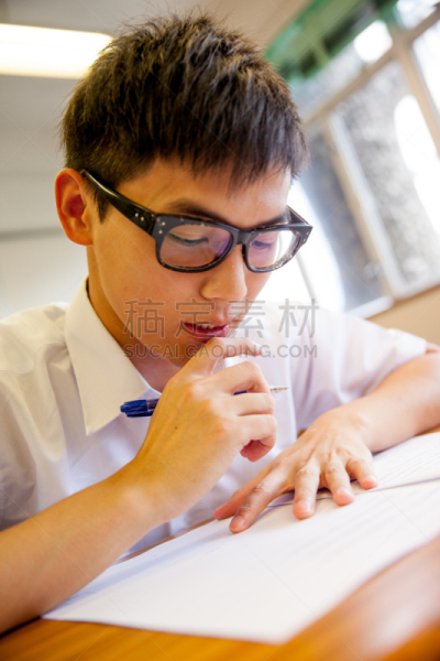 学校,学生,校服,人,眼镜,青年人,智慧,人的脸部,中国,教室