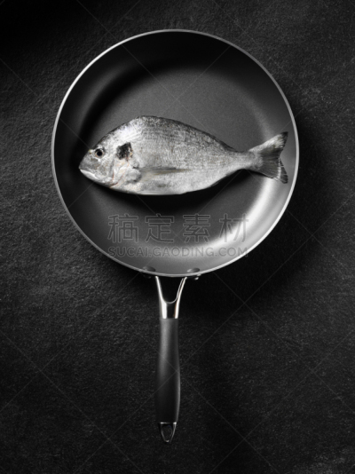 海鲷,煎锅,gilthead bream,垂直画幅,留白,饮食,无人,生食,膳食,海产