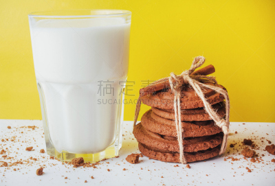 饼干,牛奶,透明,玻璃杯,白色背景,奶酒,酸乳酒,奶制品,水平画幅