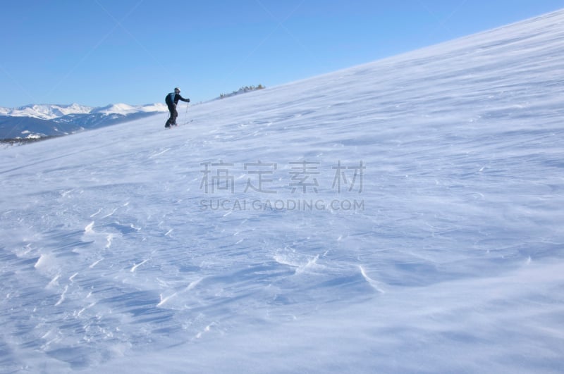 科罗拉多州,山脉,男人,滑雪游览,留白,洛矶山脉,比弗河度假村,比威尔克利克,水平画幅,山