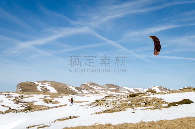 冲浪风筝,滑雪运动,雪,雪地滑翔,自由式滑雪,牵引装置,帆板运动,风筝,雪板,滑雪板