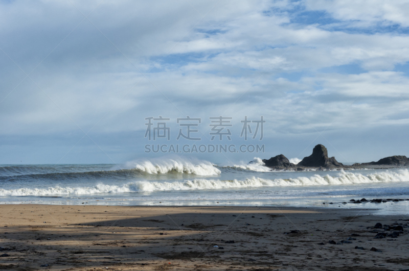 海滩,波浪,巴斯克地区,海岸线,暴风雨,水平画幅,岩石,冬天,无人,城市天际线