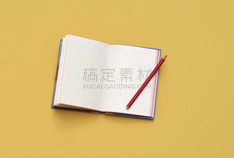 笔记本,水笔,方格纸,留言板,地址本,彩色背景,彩色铅笔,黄色背景,办公室,留白