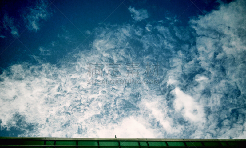 仅晴空,天空,留白,风,水平画幅,无人,魟,云景,阳光光束,仅天空