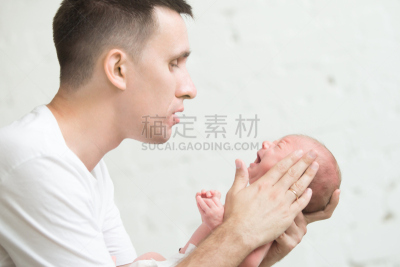 新生儿,男人,腹绞痛,发狂的,不舒服,父母,人的耳朵,婴儿,狂怒的,青少年