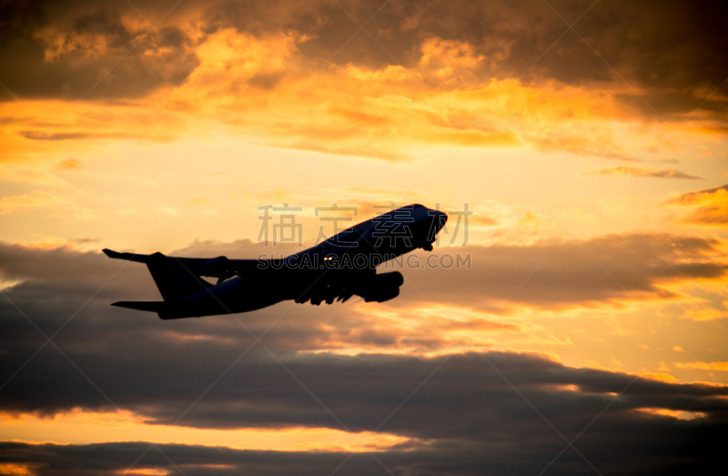 飞机,空中客车A380,飞行员,天空,车轮,水平画幅,起飞,靠近,滑翔